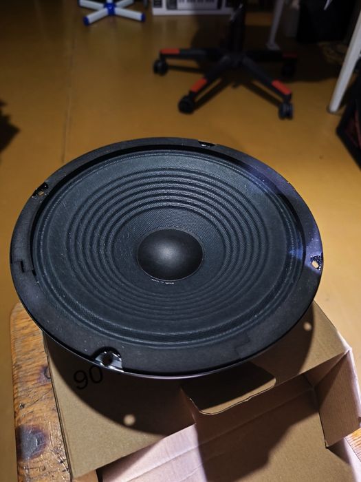 Гитарный динамик 8"  4Ом,  60 w