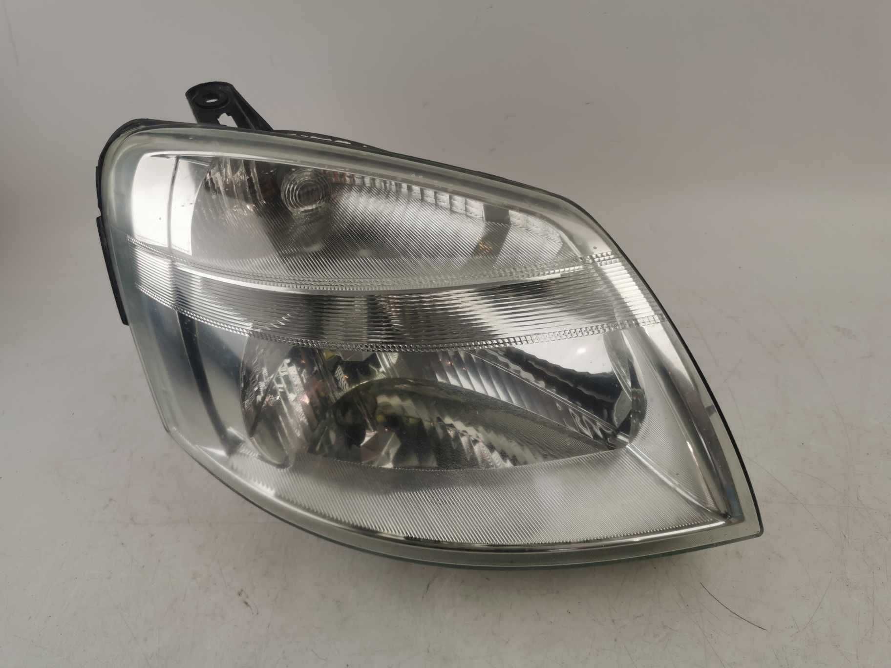 Lampa prawa przód Citroen Berlingo