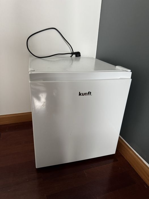 VENDO KUNF frigobar nunca usado