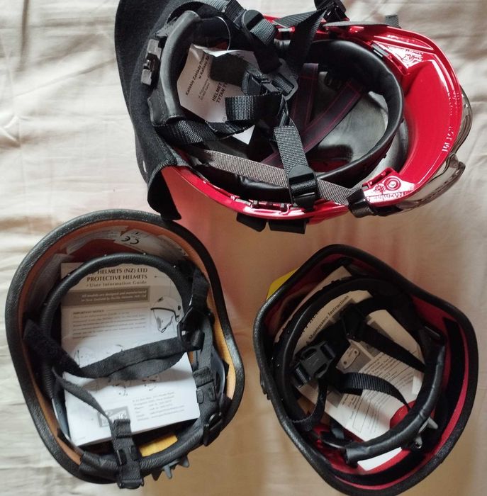 Capacetes de proteção, incêndios florestais. Bombeiro sapadores