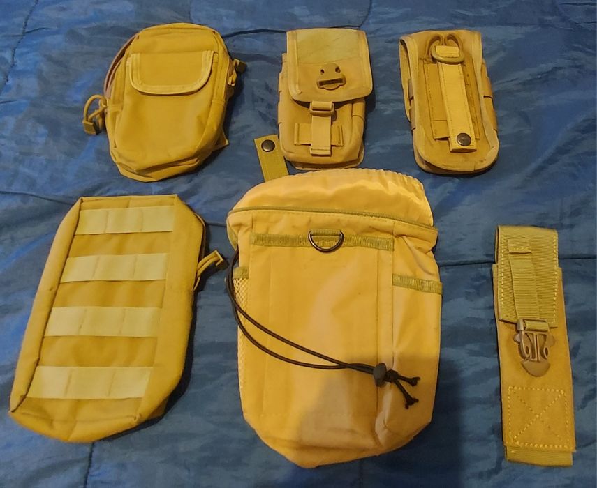 Cinto para transporte de ferramentas. Cinto e suspensórios militares.