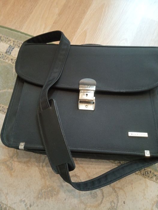 Продам мужской портфель Roncato