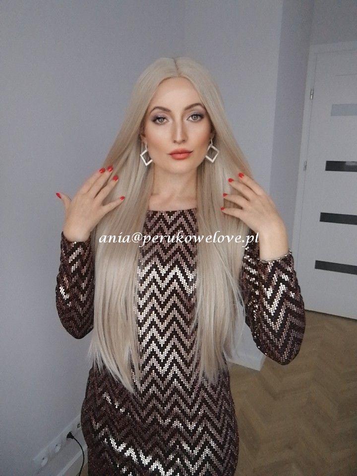 Peruka lace front chłodny blond refleksy włosy jak naturalne