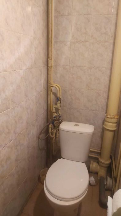 Оренда ізольованої кімнати в 3-ох кімн. квартирі по вул. Творча