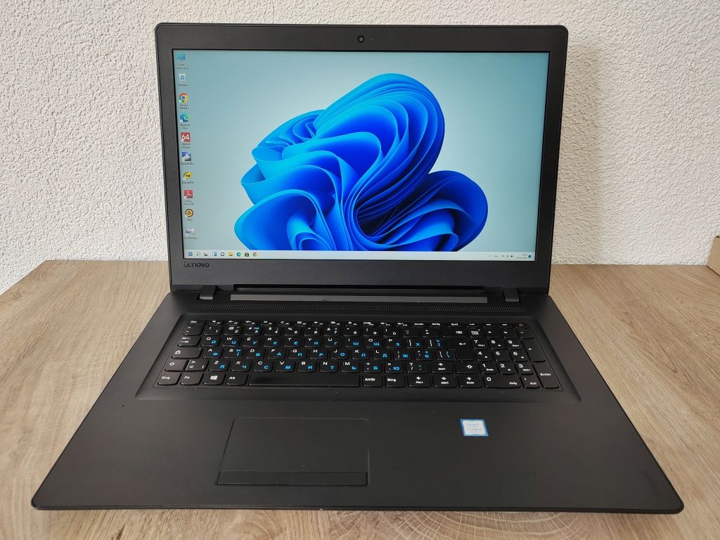 Lenovo Ideapad 110-17ikb,Core i5 - 7200u,ram 12gb, ssd 128gb + hdd 500