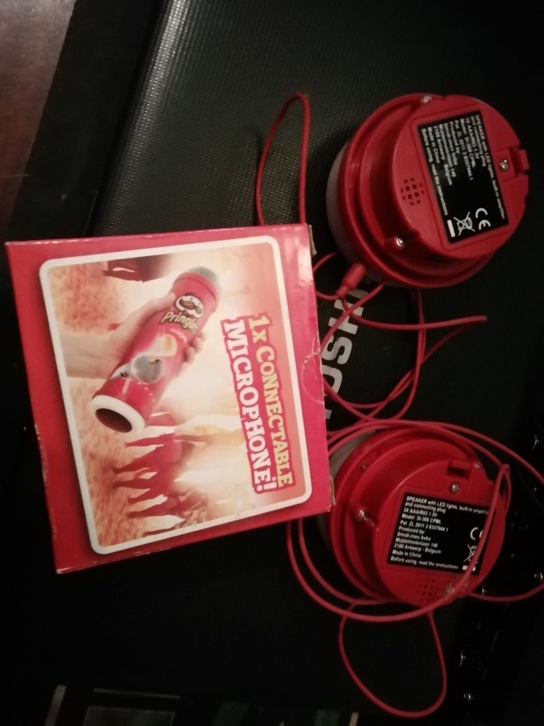 2 colunas mais 1 microphone Pringles como novo