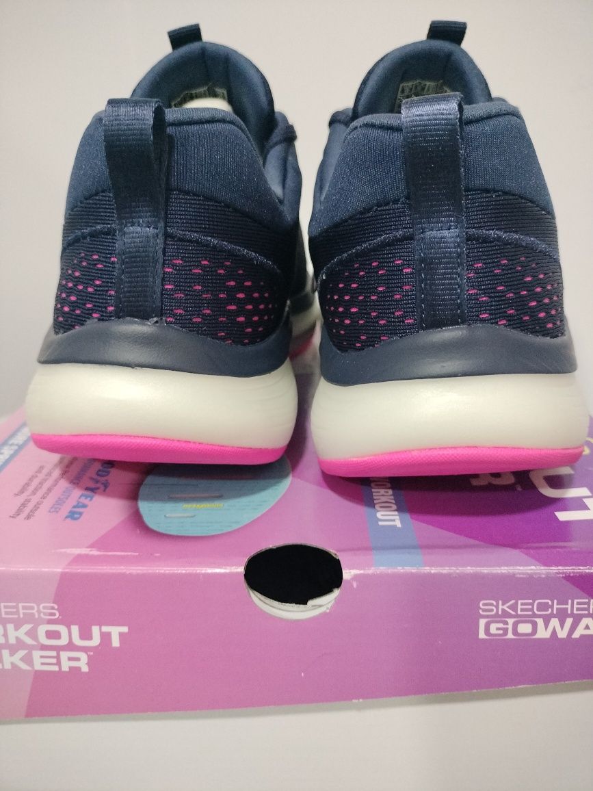 Vende se tênis para mulher novas da marca skechers