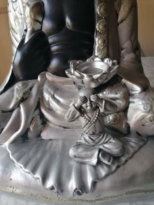 Buda prateado grande