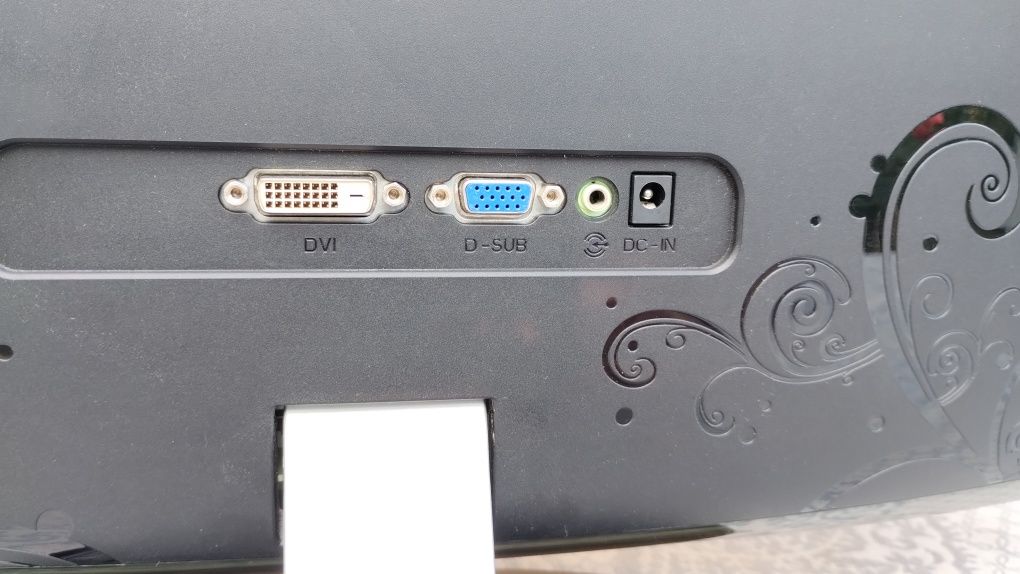 Монитор AOC 2240w, динамики, FULL HD