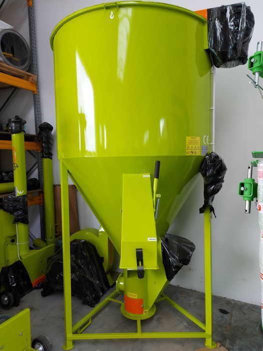 Mieszalnik pasz Twister Adraf 1000 kg