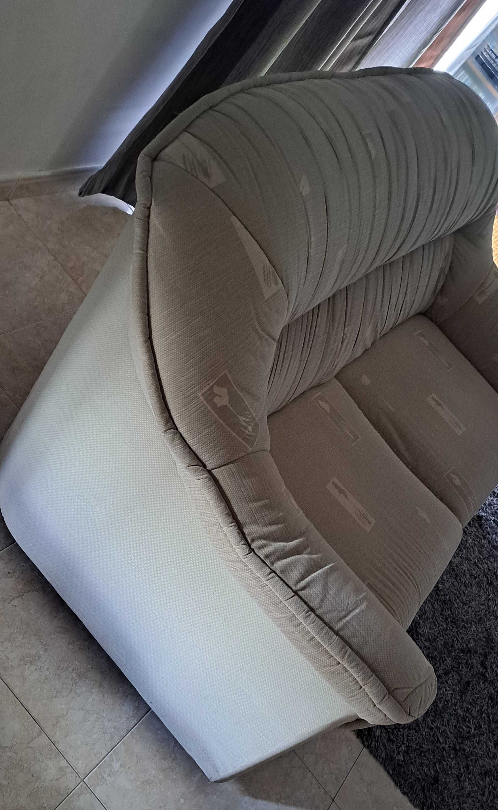 Sofa de dois lugares