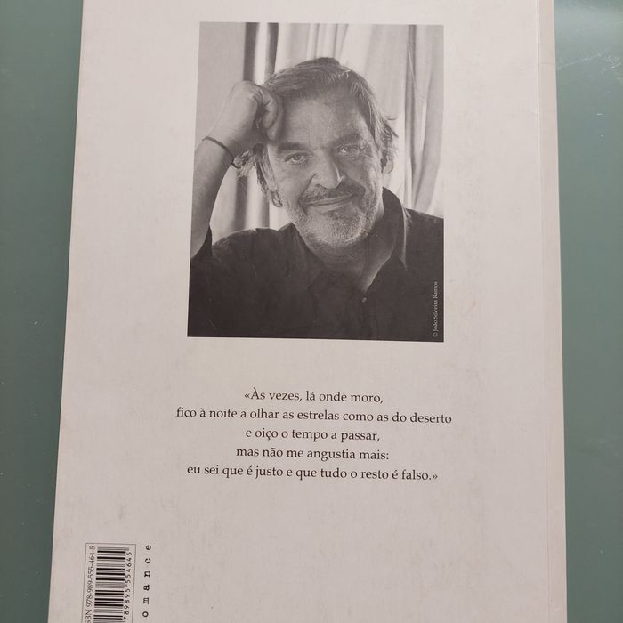 Livro 'No Teu Deserto'