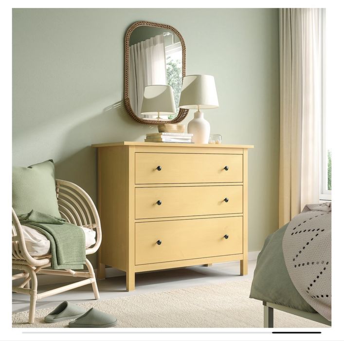 Cómoda Hemmes amarela Ikea