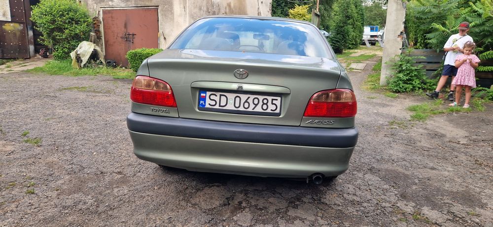 Toyota Avensis 1.6 vvti limuzyna