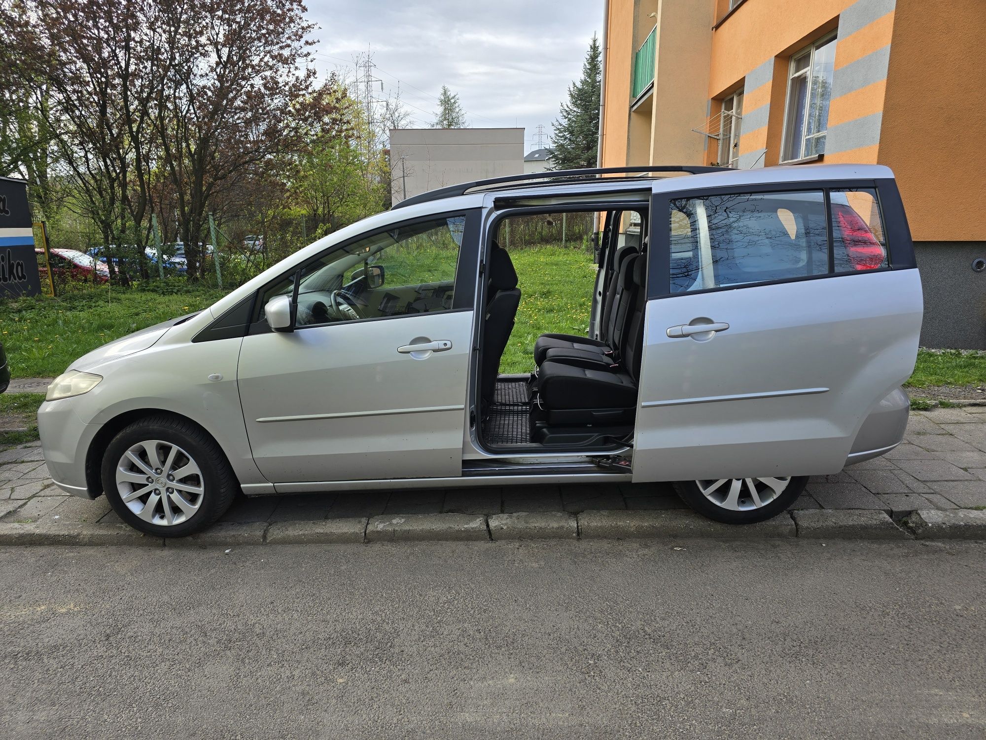 Mazda 5 7 osobowa , ładna , alufelgi , klima , opłacona