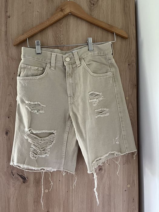 Spodenki jeansowe z dziurami Bershka rozmiar 34