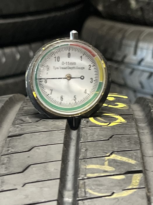 *Opony Continental 215/60/17C para