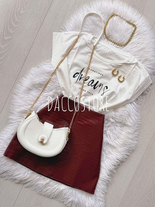 Roupa Macacao e saia