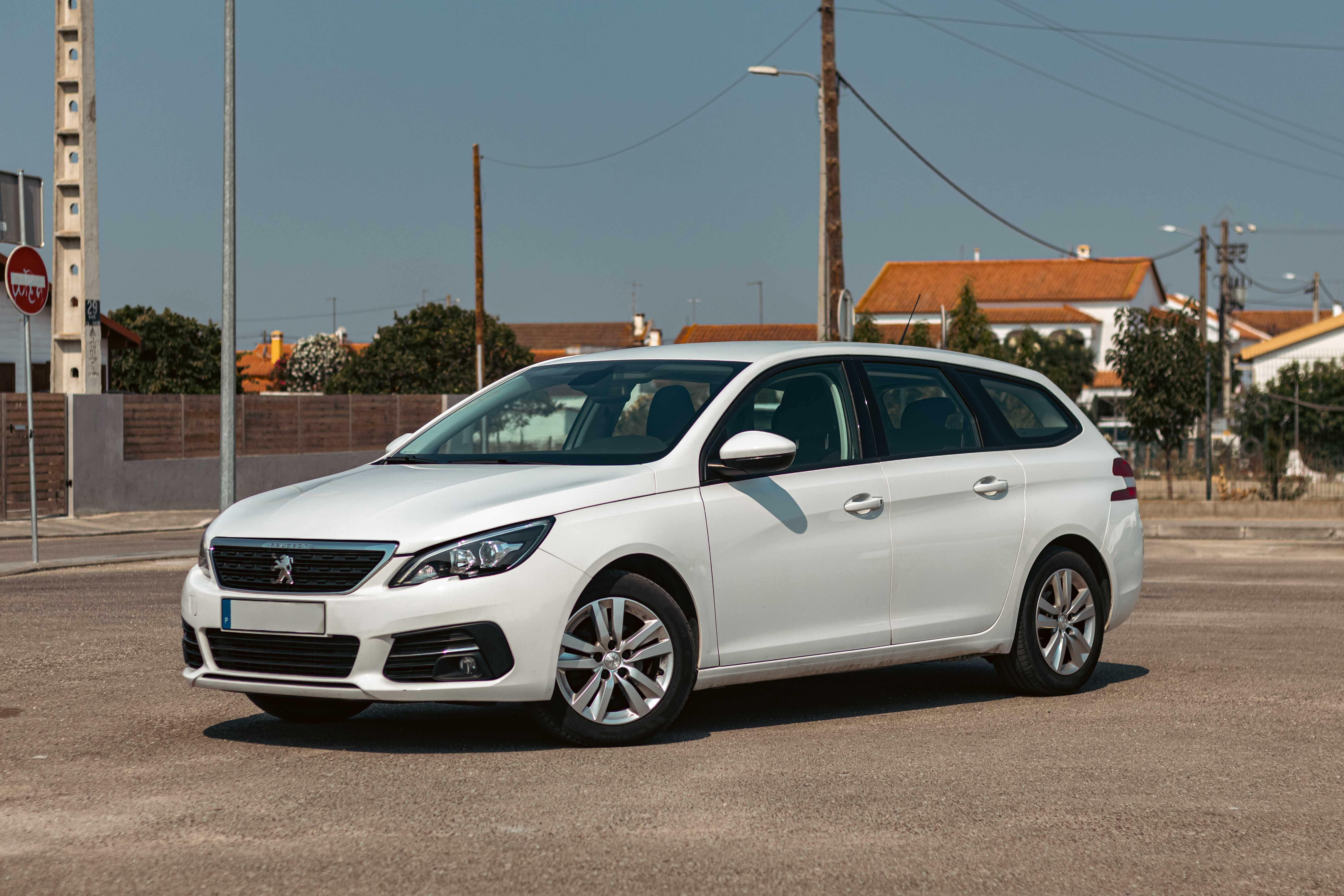2019 PEUGEOT 308 SW AUTOMÁTICO 130cv