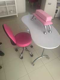 Mesa e cadeira manicure
