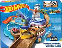 Трек Хот Вілс Сутичка з акулою Hot Wheels City Shark Beach Battle