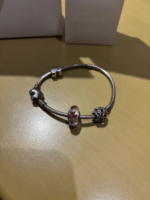 Оригінальний браслет PANDORA з шармиками + один з них в подарунок