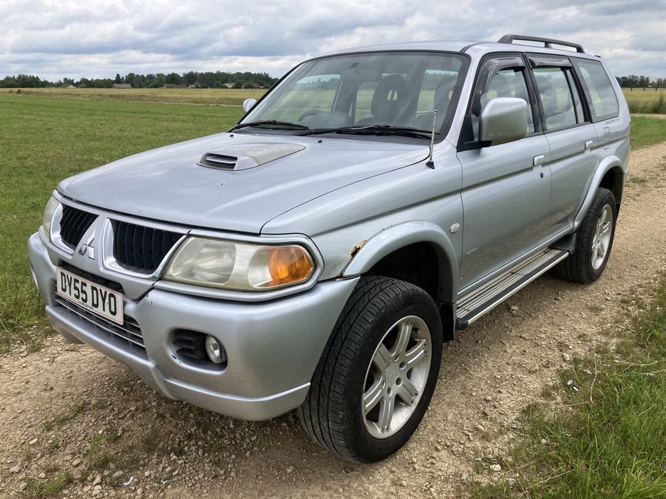 Mitshubishi Pajero 2.5 diesel 4x4 -Anglik