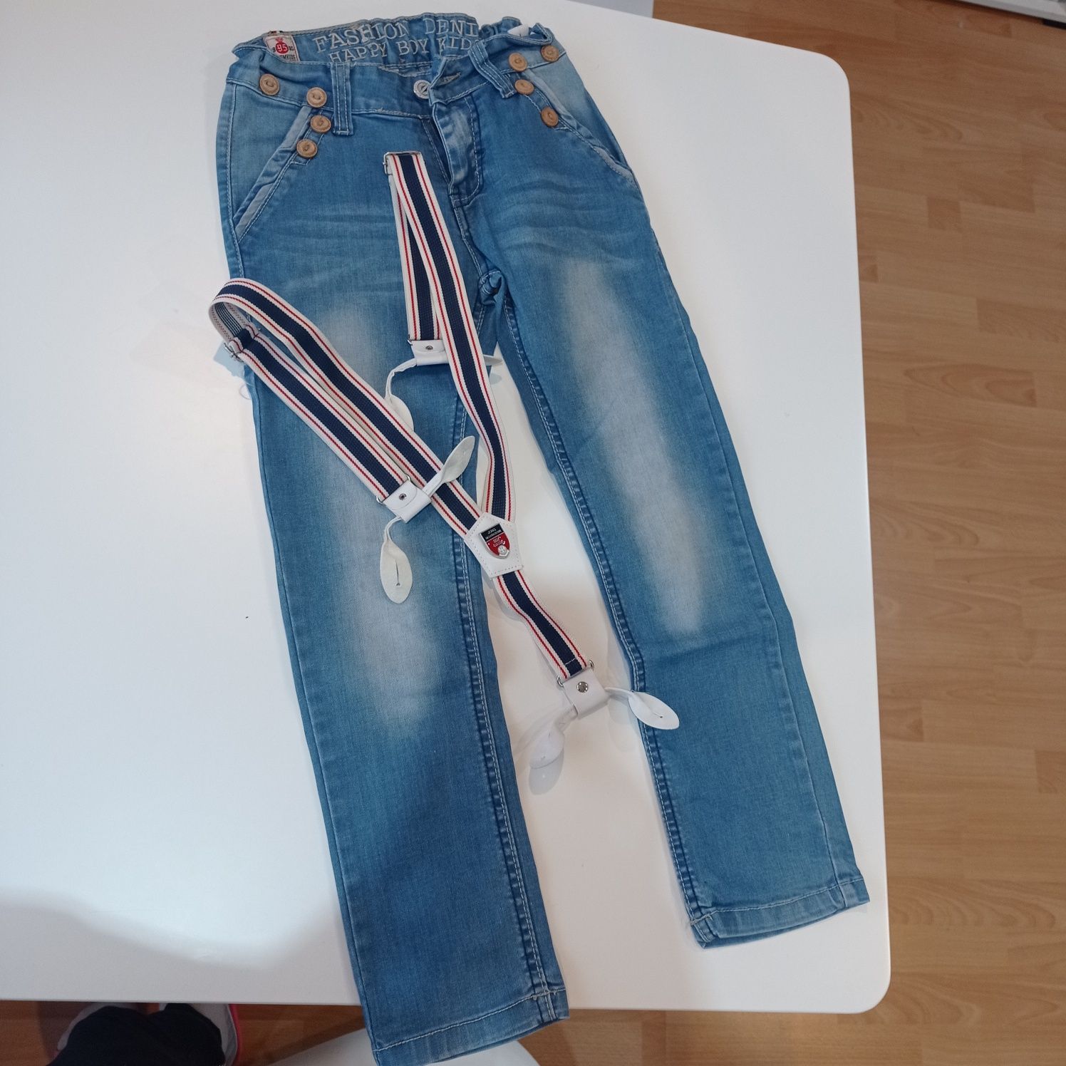 Spodnie chłopięce jeansowe jeansy szelki 128 Nowe
