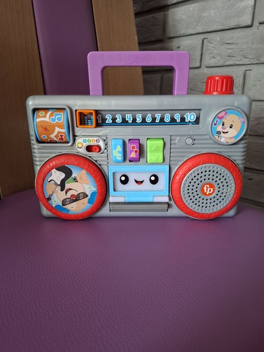 Fisher-Price Ucz się i Śmiej - Retro Radiomagnetofon Szczeniaczka PL