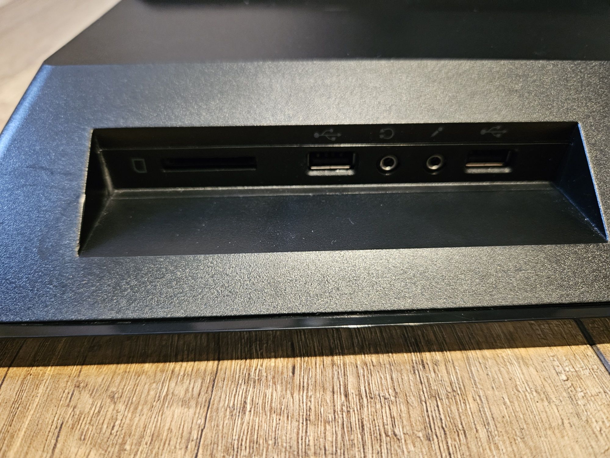 Komputer aio lenovo ThinkCentre i5 8GB RAM