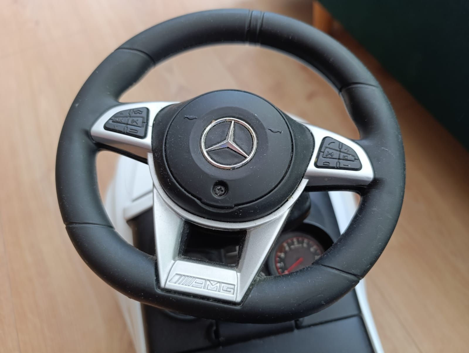 Pchacz Mercedes dla dzieci