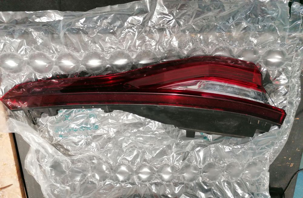 Farolin mala renault megane 2018