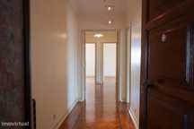 Apartamento T3 no Fogueteiro c/ varanda e terraço