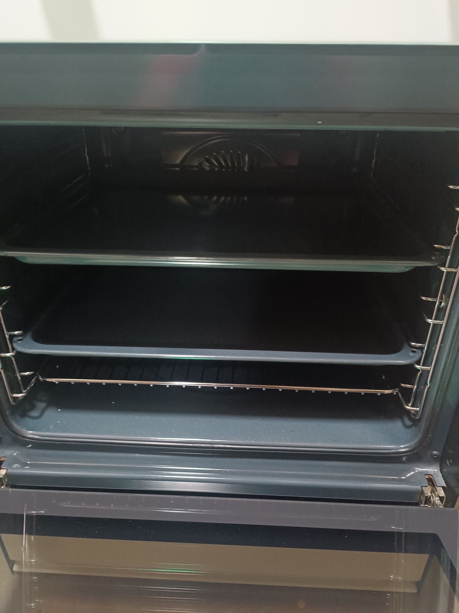 Sprzedam kuchenkę elektryczną z piekarnikiem do zabudowy