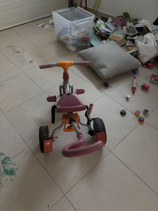 Triciclo chico usado