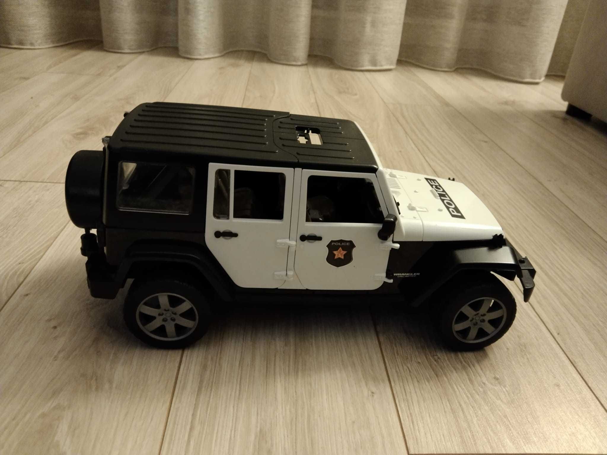 Bruder 02526 Jeep Policja z figurką światło+dźwęk