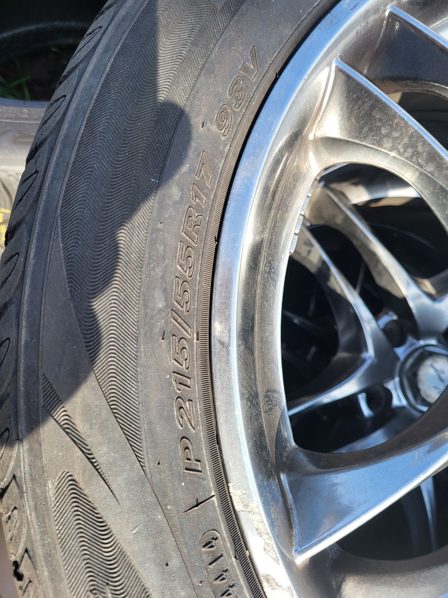 Колеса 215/55 r17 Roadstone 5/114.3