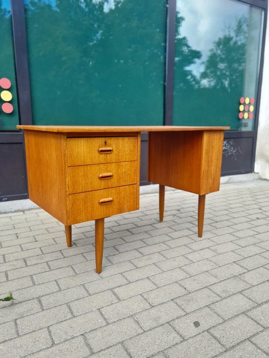 Biurko tekowe,wolnostojące,skandynawski design,Norwegia lata 60,Mid-c
