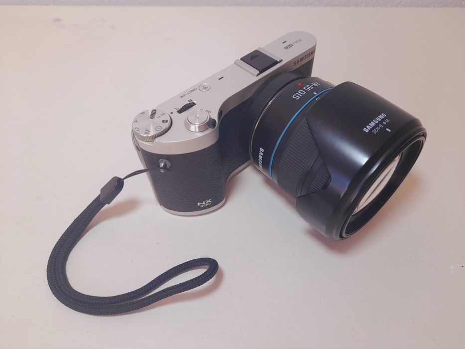 Câmera Samsung NX300 Mirrorless 20MP + Lente Kit + Bolsa - Estimada!