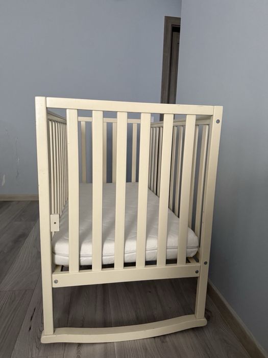 Дитяче ліжечко!!