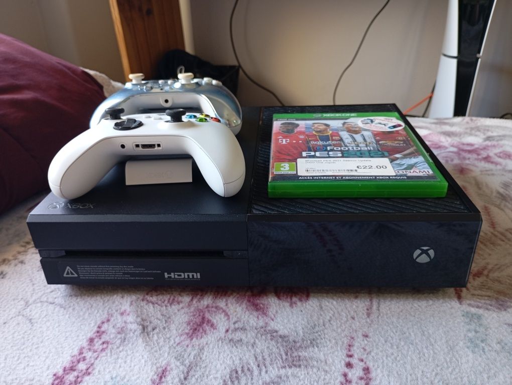 Xbox One 1.TB  2 Controles Com garantia