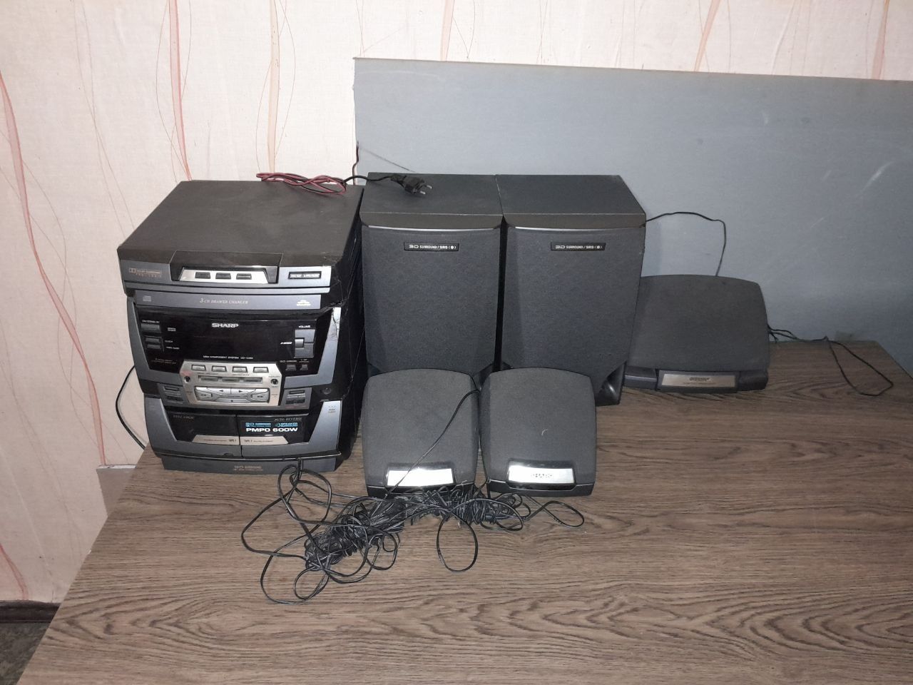 Продам музыкальный центр SHARP CD-C480W