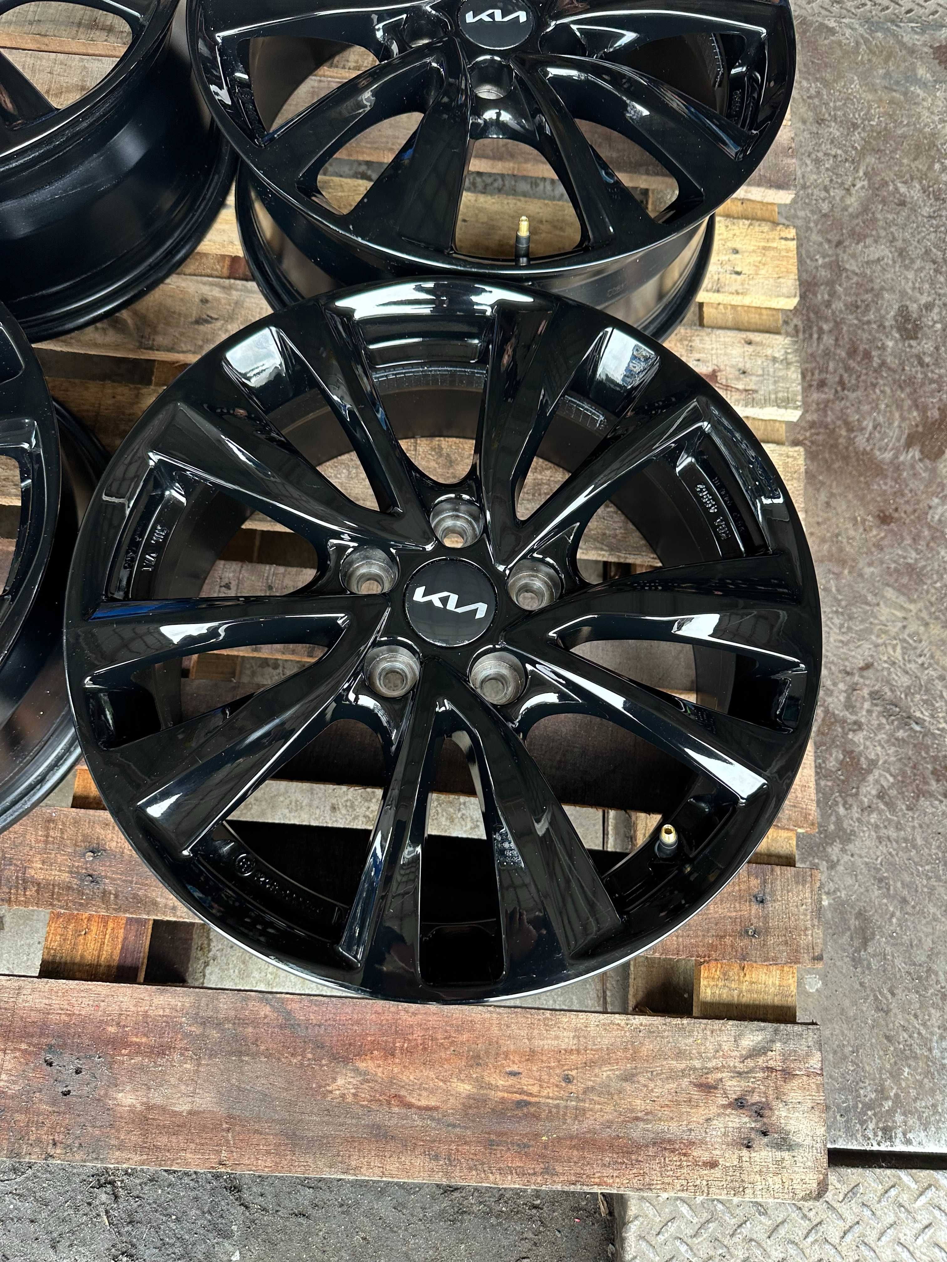 5x114,3 7j x 17" et50 KIA komplet alufelgi z czujnikami
