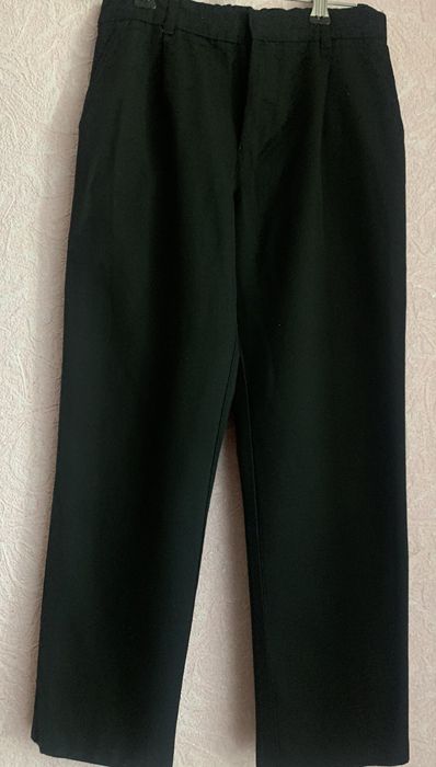 Шкільний піджак і дві пари брюк