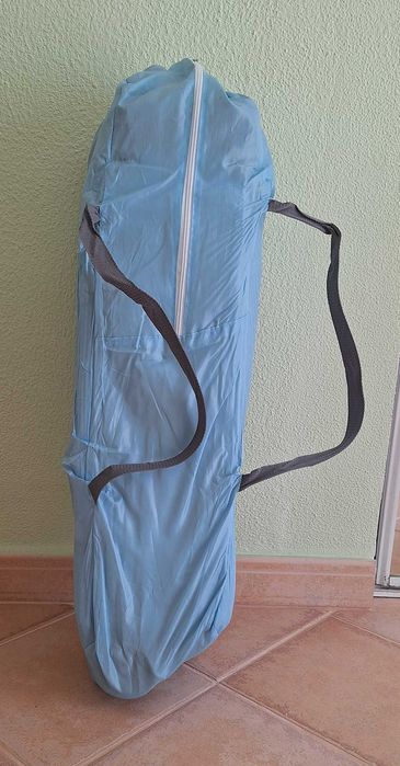 Cama de bebé com lençóis dobravel