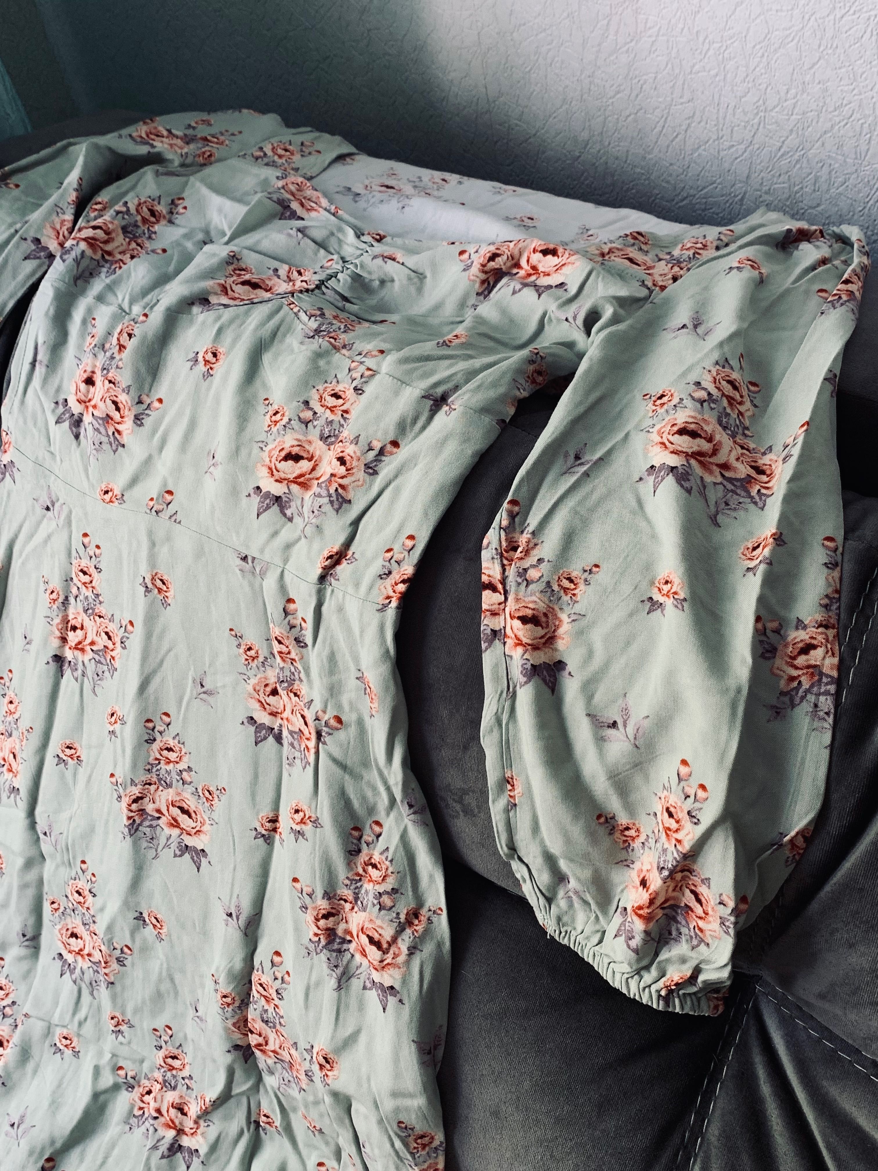 Бірюзова квіткова сукня — CROPP (XS)