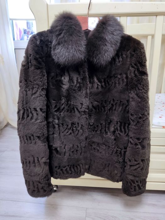 Шуба коротка з натурального хутра, 44 розмір,  молодіжна, коричнева