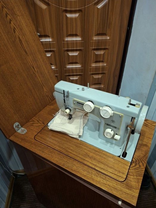 Швейная машинка Подольск 142