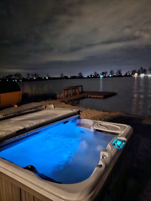 Domek nad jeziorem,JACUZZI I SAUNA,własna linia brzegowa