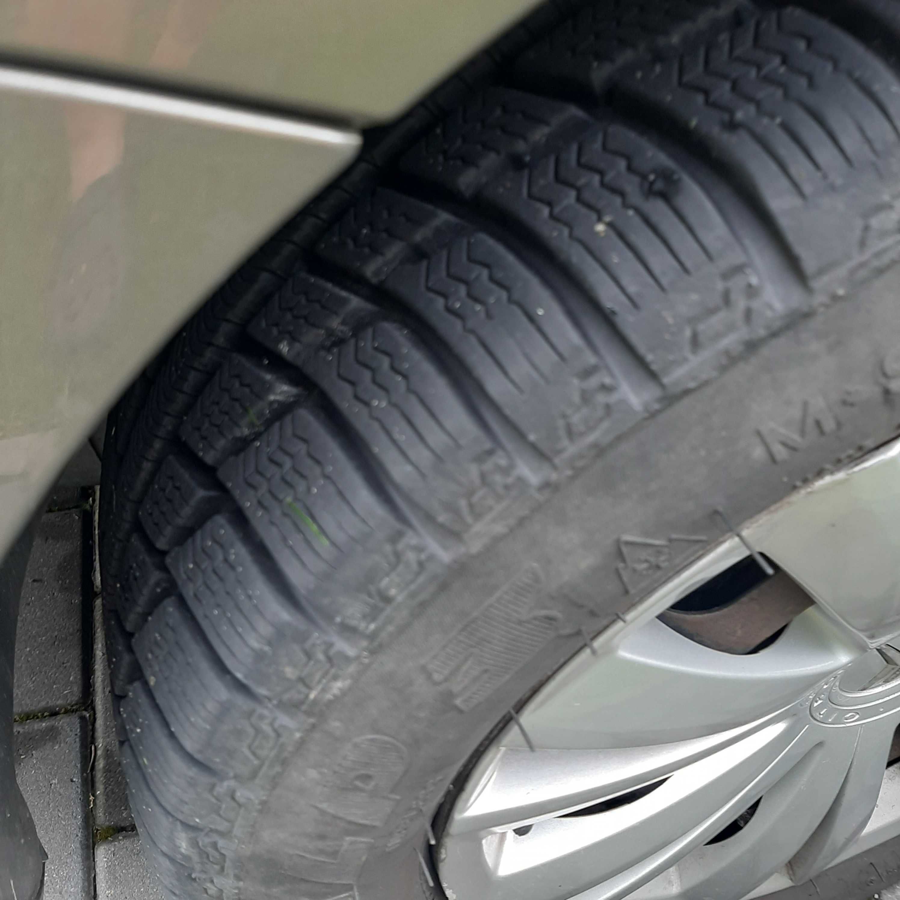 Sprzedam samochód Citroen C-4 Picasso z małym przebiegiem